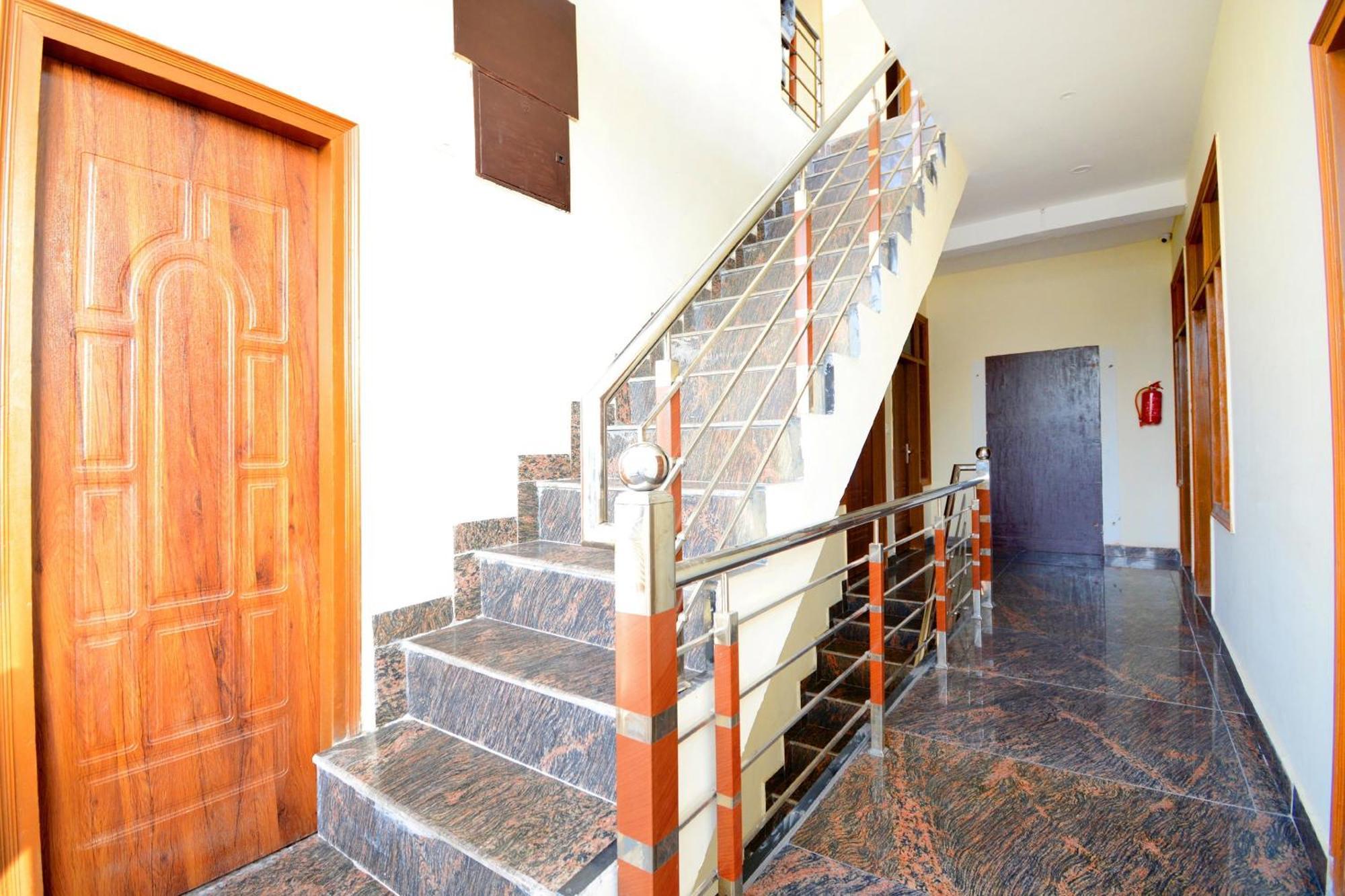 Oyo Flagship 38733 The Sai Palace Panchkula Exterior foto